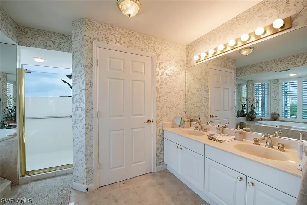 6849 Grenadier Boulevard Naples FL 34108
