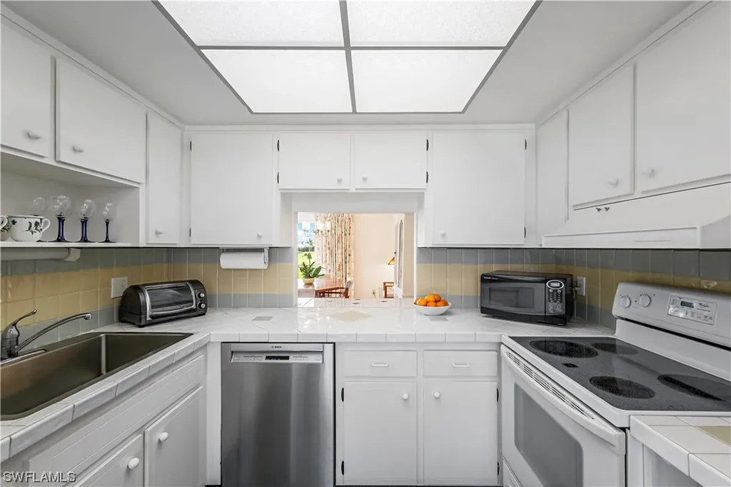 114 Teryl Road Naples FL 34112