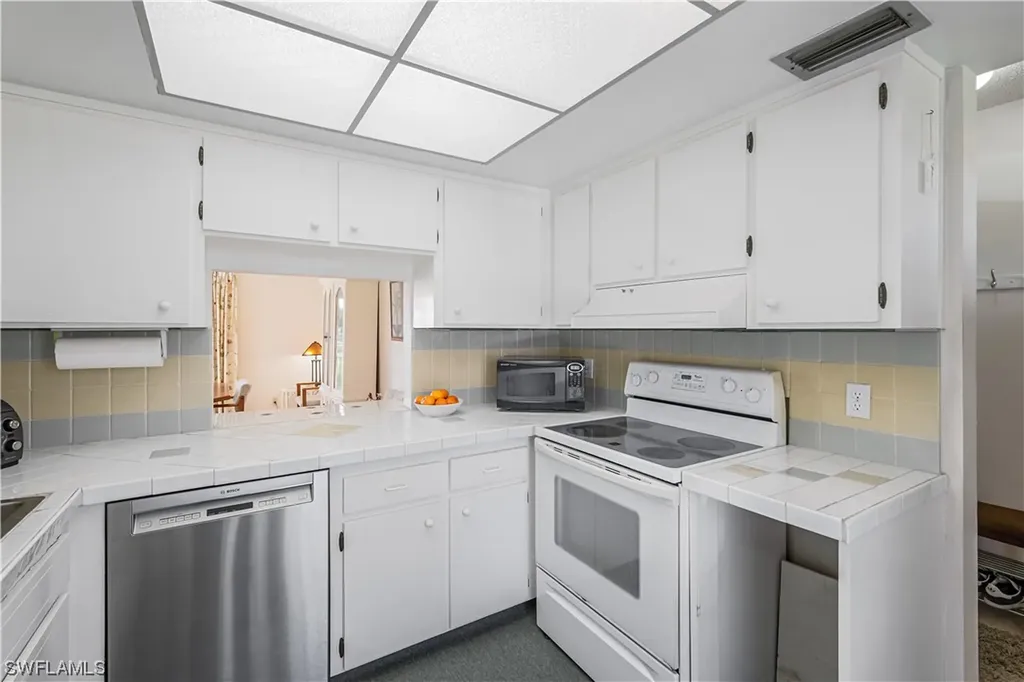 114 Teryl Road Naples FL 34112