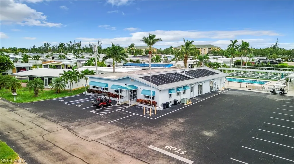 211 Derwent Boulevard Fort Myers FL 33908