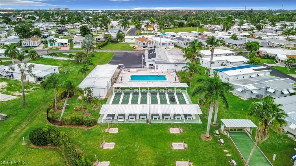 211 Derwent Boulevard Fort Myers FL 33908