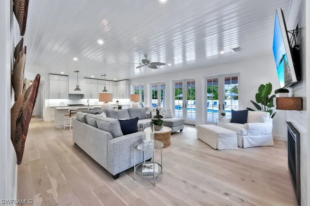 535 93rd Avenue N Naples FL 34108