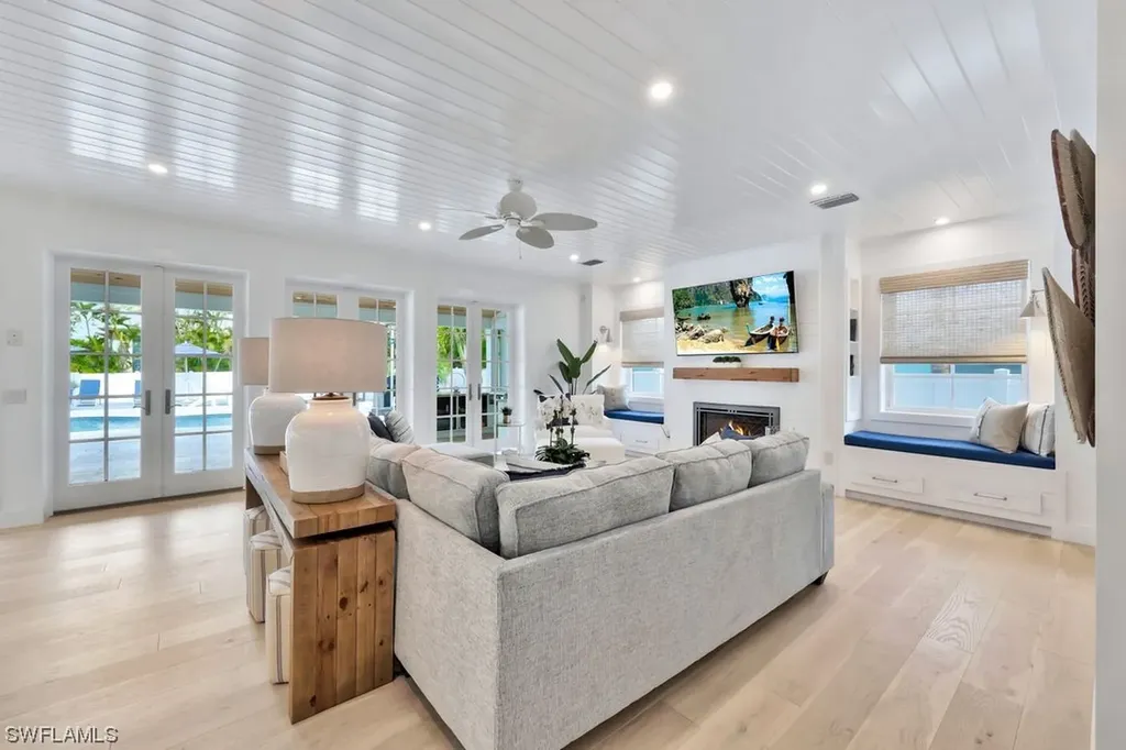 535 93rd Avenue N Naples FL 34108
