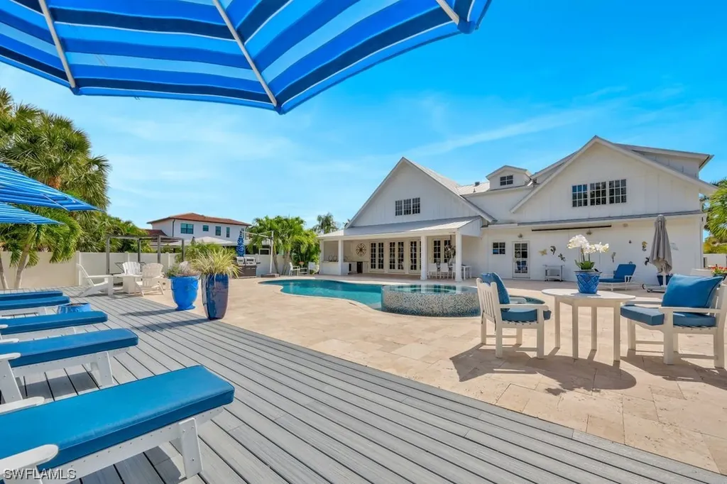535 93rd Avenue N Naples FL 34108