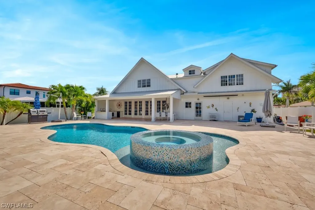 535 93rd Avenue N Naples FL 34108