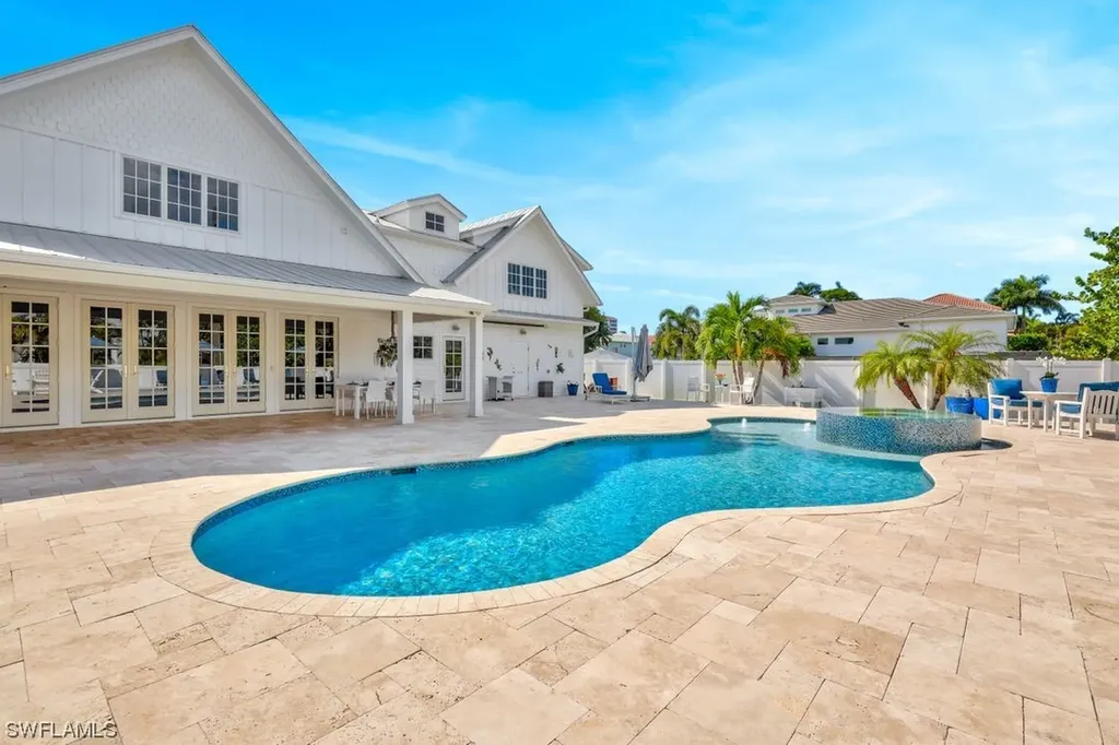 535 93rd Avenue N Naples FL 34108