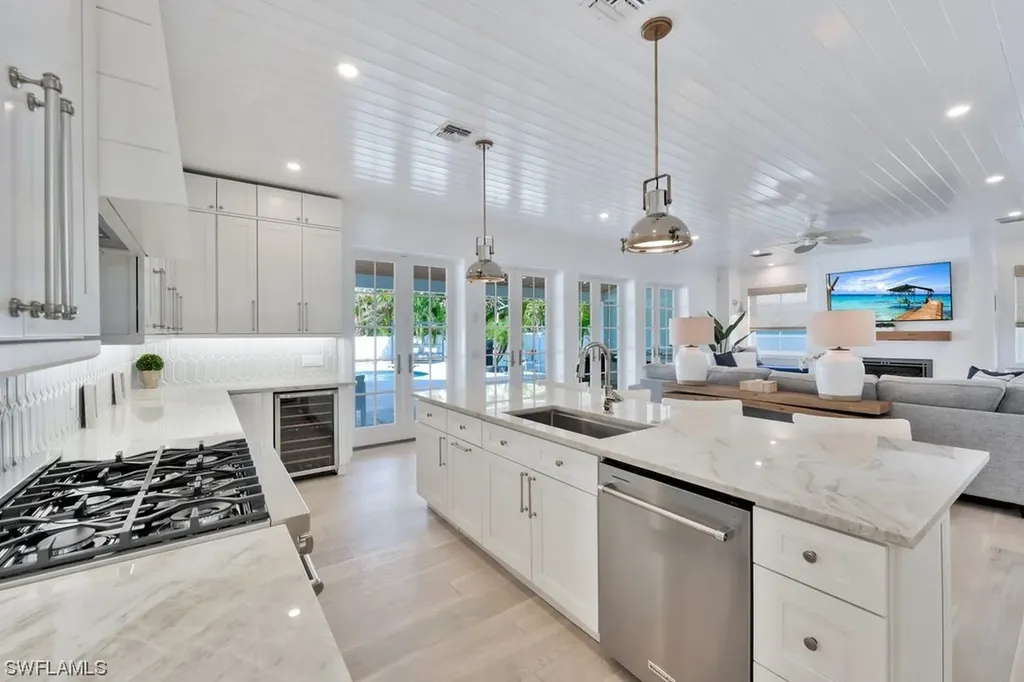 535 93rd Avenue N Naples FL 34108
