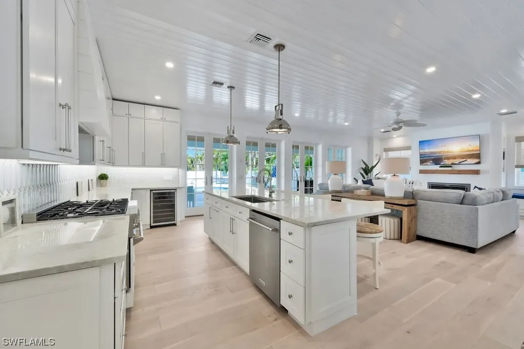 535 93rd Avenue N Naples FL 34108
