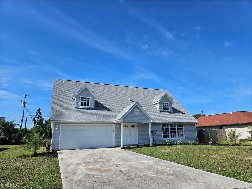 2208 SW Santa Barbara Place Cape Coral FL 33991