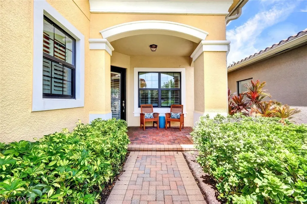 13673 Mandarin Circle Naples FL 34109