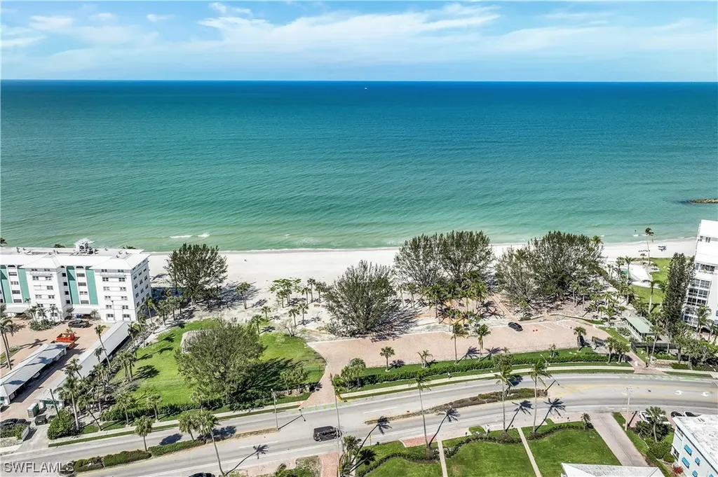 635 Anchor Rode Drive Naples FL 34103