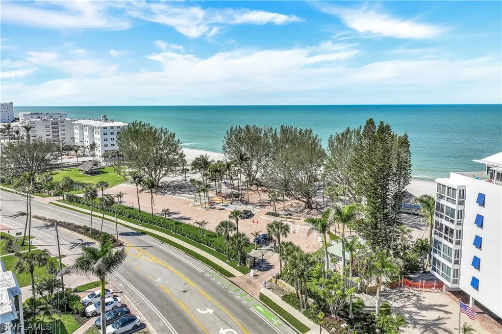 635 Anchor Rode Drive Naples FL 34103