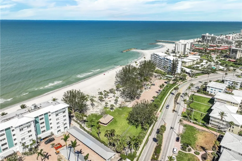 635 Anchor Rode Drive Naples FL 34103
