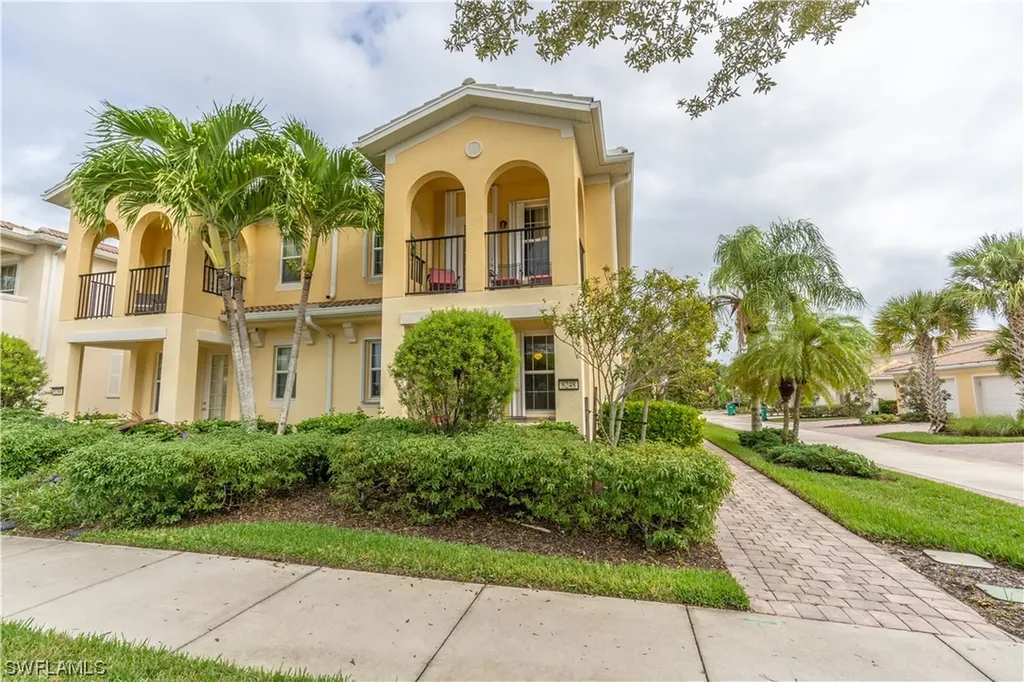 8248 Josefa Way Naples FL 34114