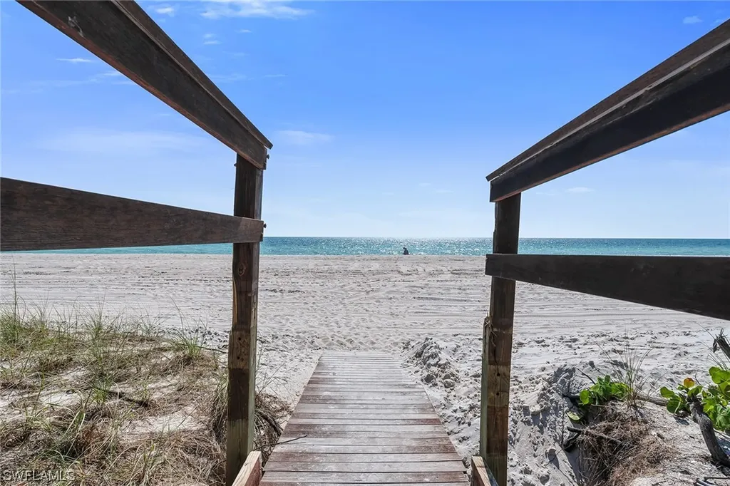 2800 Shoreview Drive Naples FL 34112