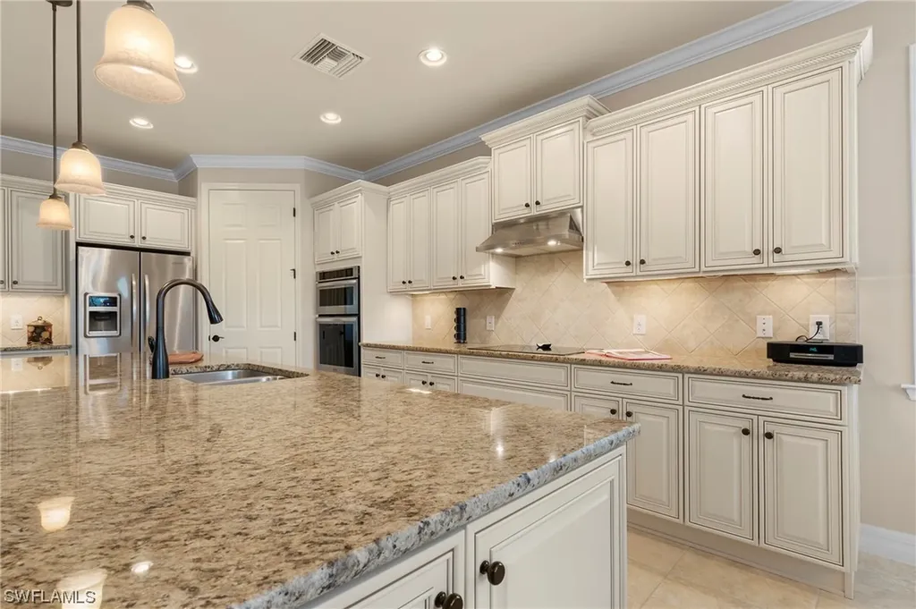 Bonita Springs FL, 15045 Malayan Court
