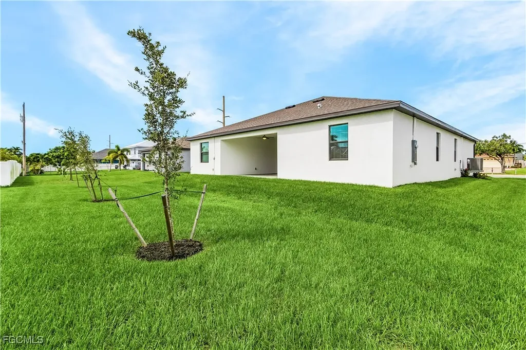 4345 Agualinda Boulevard Cape Coral FL 33914
