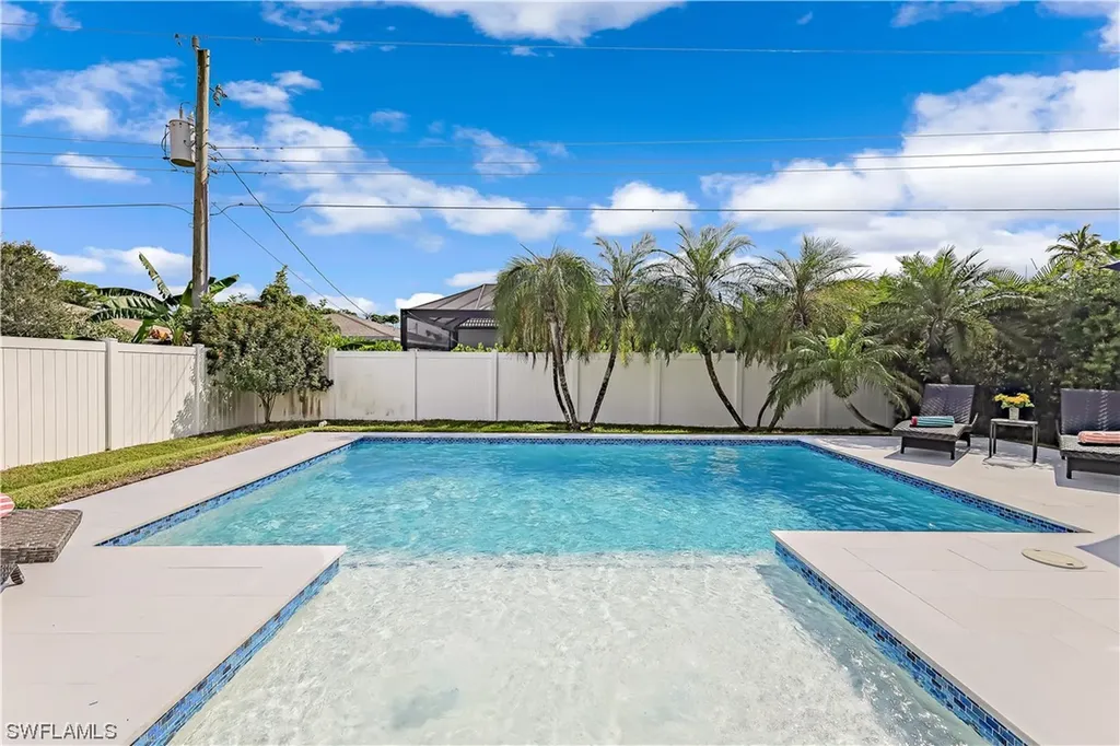 564 95th Avenue N Naples FL 34108