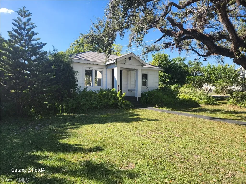 2406 Grand Avenue Fort Myers FL 33901