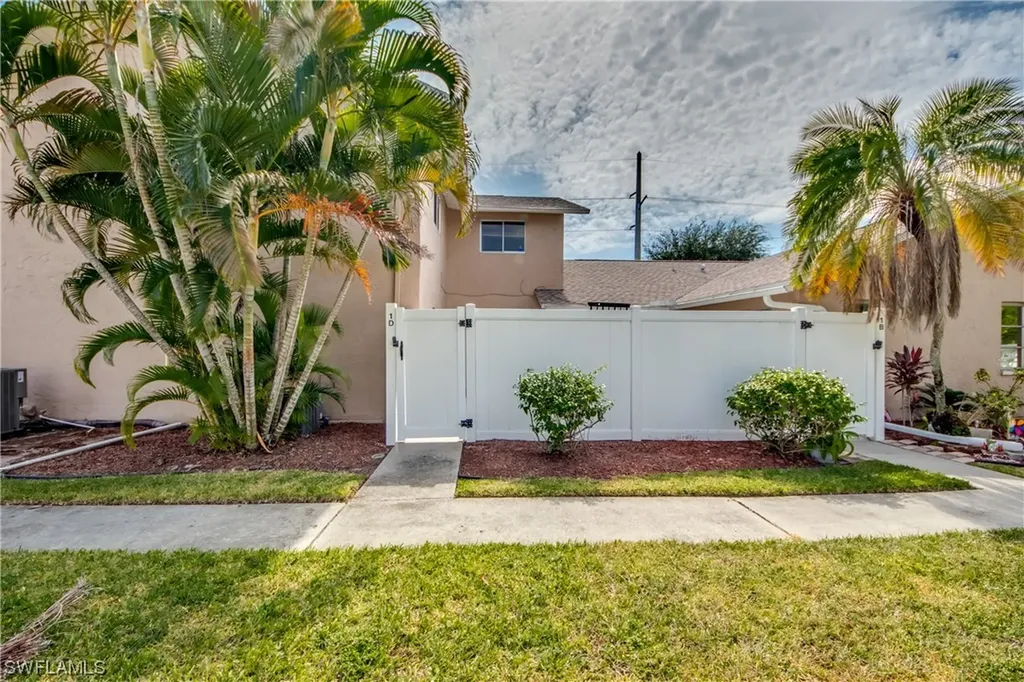 1103 SE 8th Terrace Cape Coral FL 33990