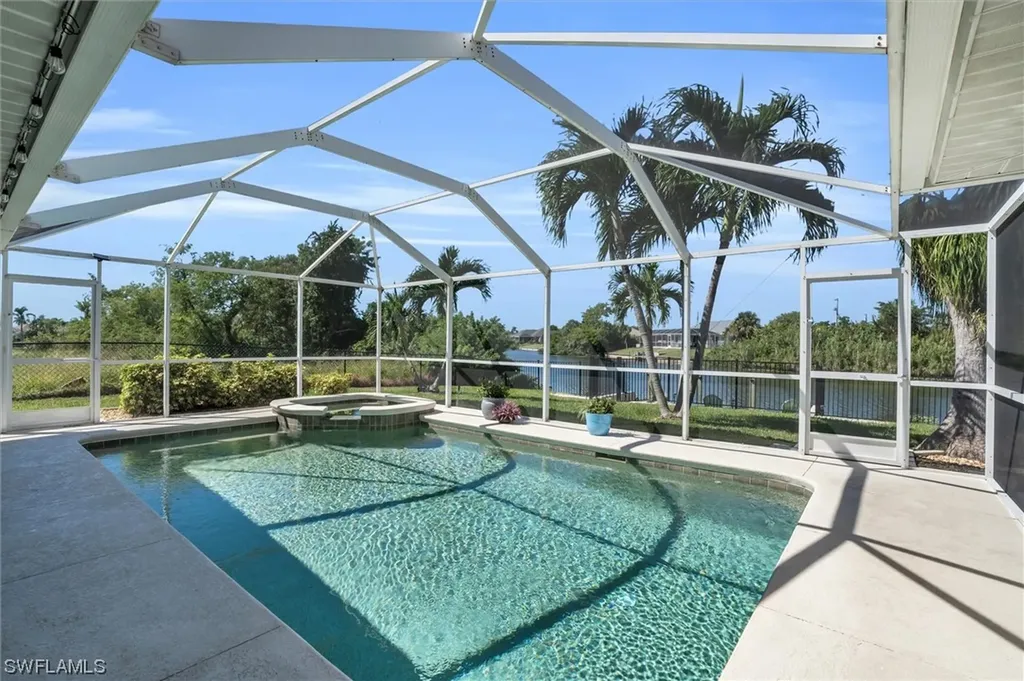 2113 NE 4th Street Cape Coral FL 33909