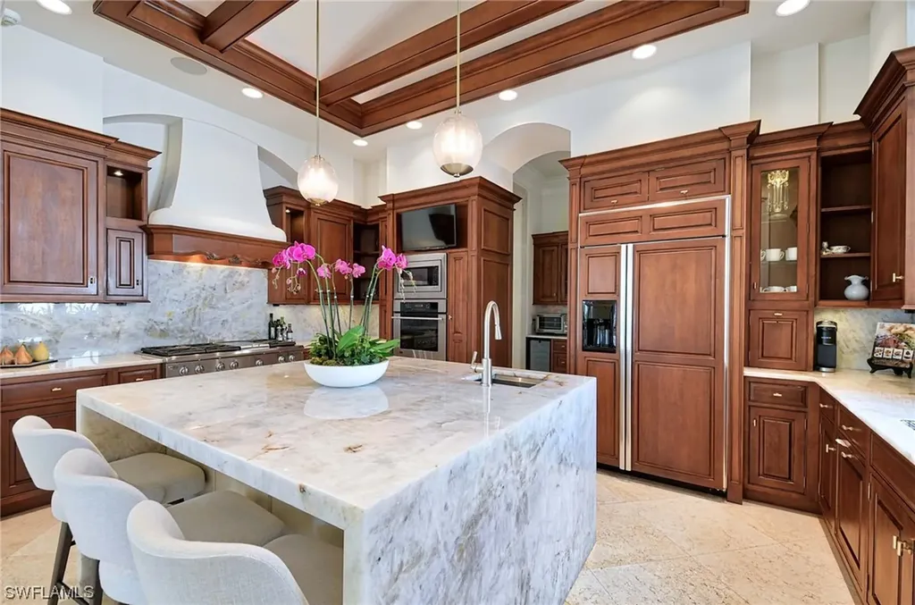 2390 Kingfish Road Naples FL 34102