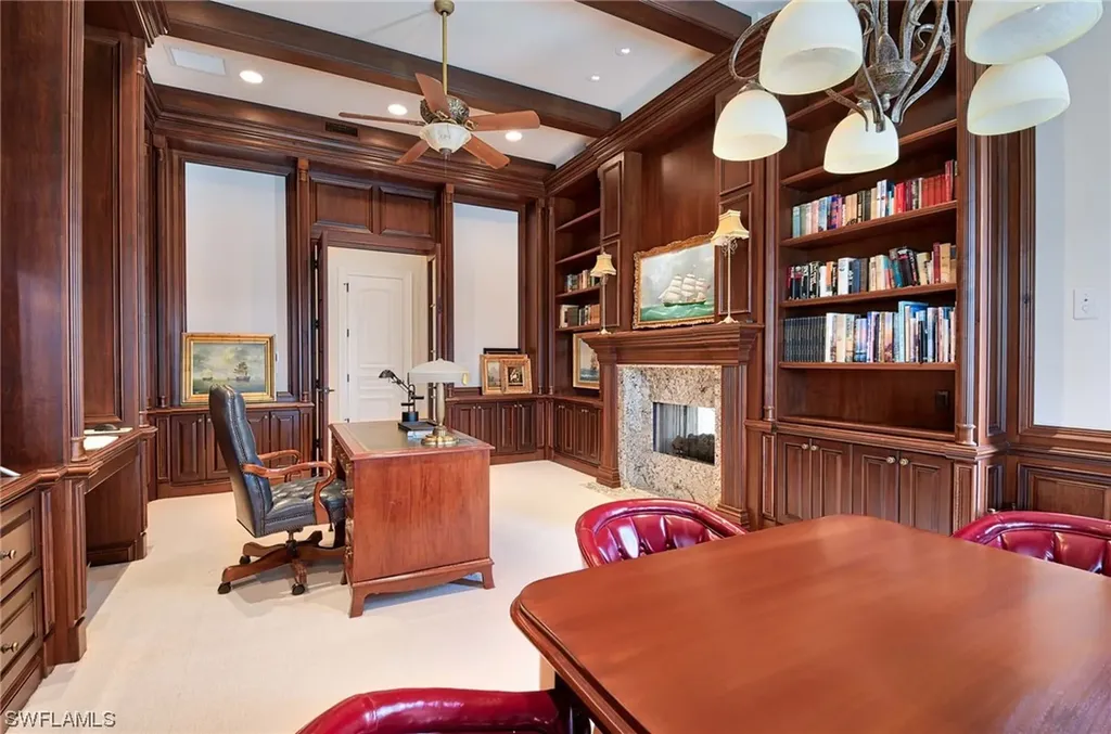 2390 Kingfish Road Naples FL 34102