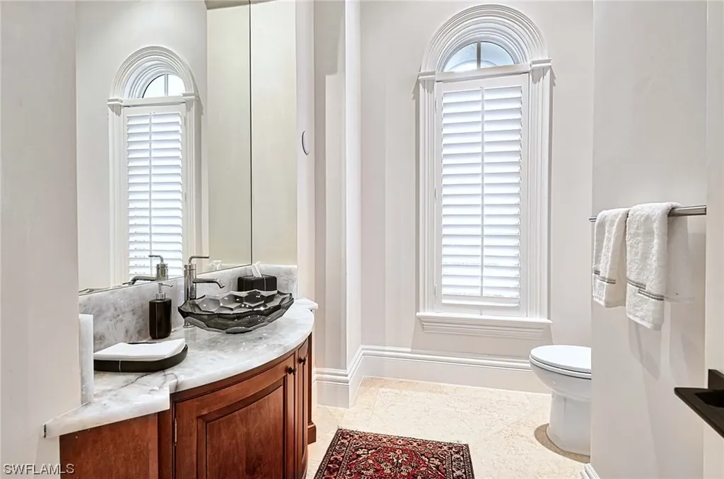 2390 Kingfish Road Naples FL 34102