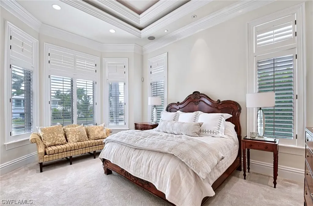 2390 Kingfish Road Naples FL 34102