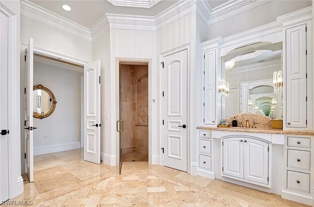 2390 Kingfish Road Naples FL 34102