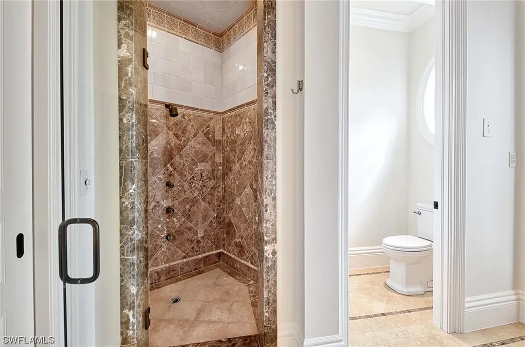 2390 Kingfish Road Naples FL 34102