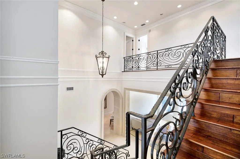 2390 Kingfish Road Naples FL 34102