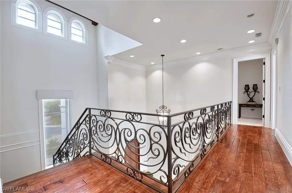 2390 Kingfish Road Naples FL 34102