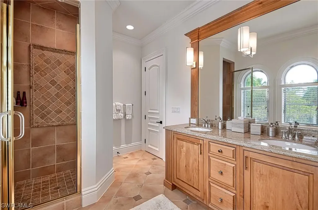 2390 Kingfish Road Naples FL 34102