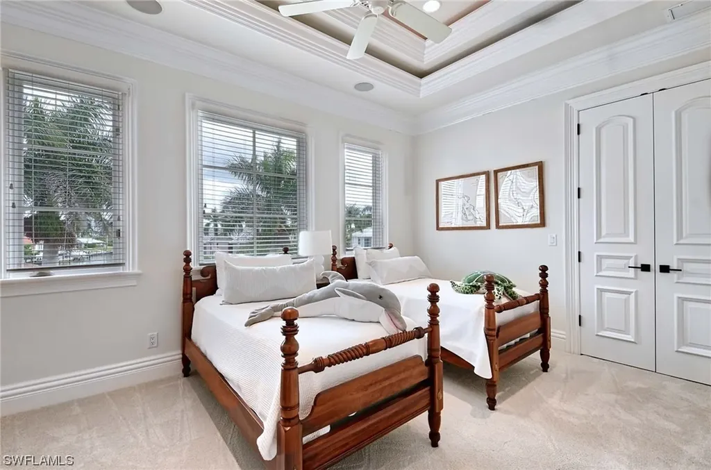 2390 Kingfish Road Naples FL 34102