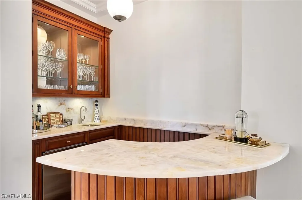 2390 Kingfish Road Naples FL 34102
