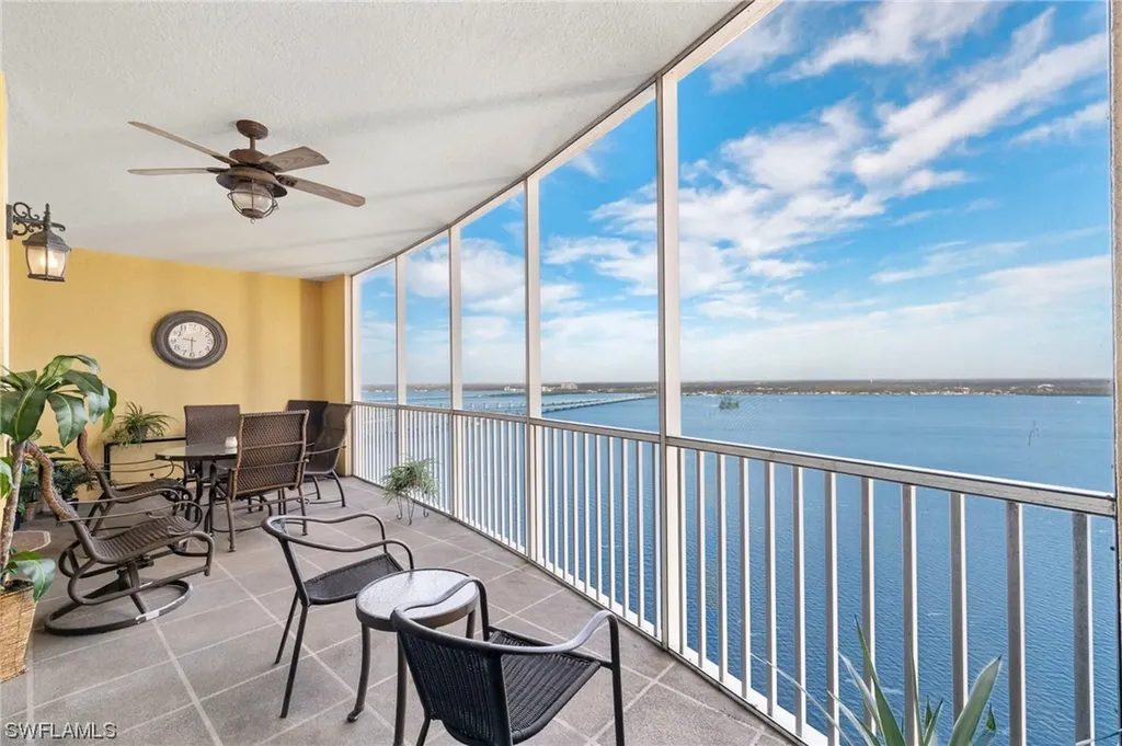 2743 1st Street Fort Myers FL 33916