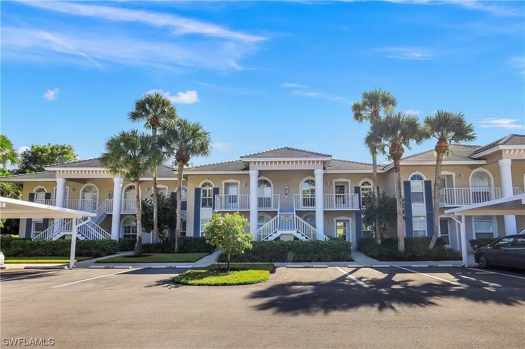 8200 Twelve Oaks Circle Naples FL 34113