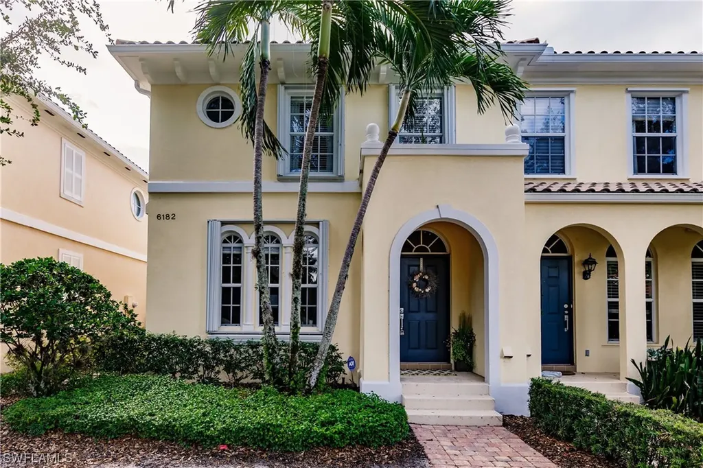 6182 Towncenter Circle Naples FL 34119