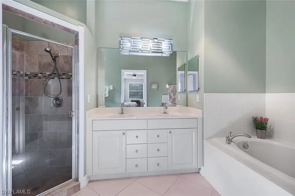 8120 Sanctuary Drive Naples FL 34104