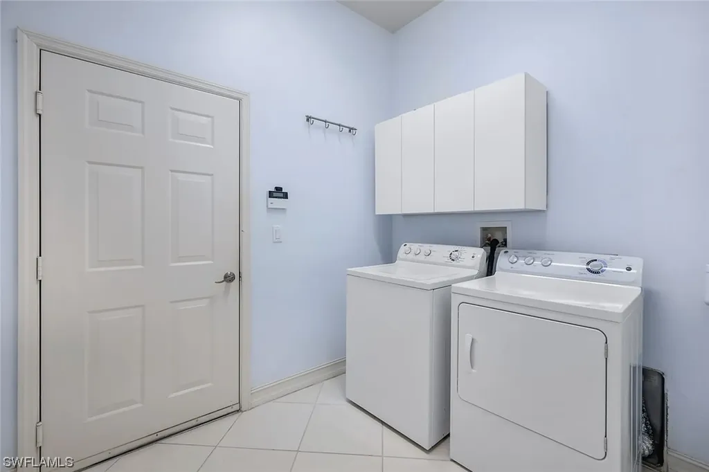 8120 Sanctuary Drive Naples FL 34104