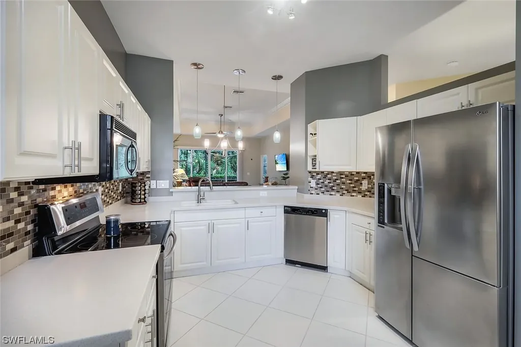 8120 Sanctuary Drive Naples FL 34104