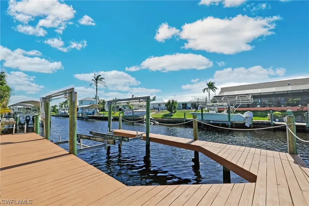 1324 SE 21st Terrace Cape Coral FL 33990