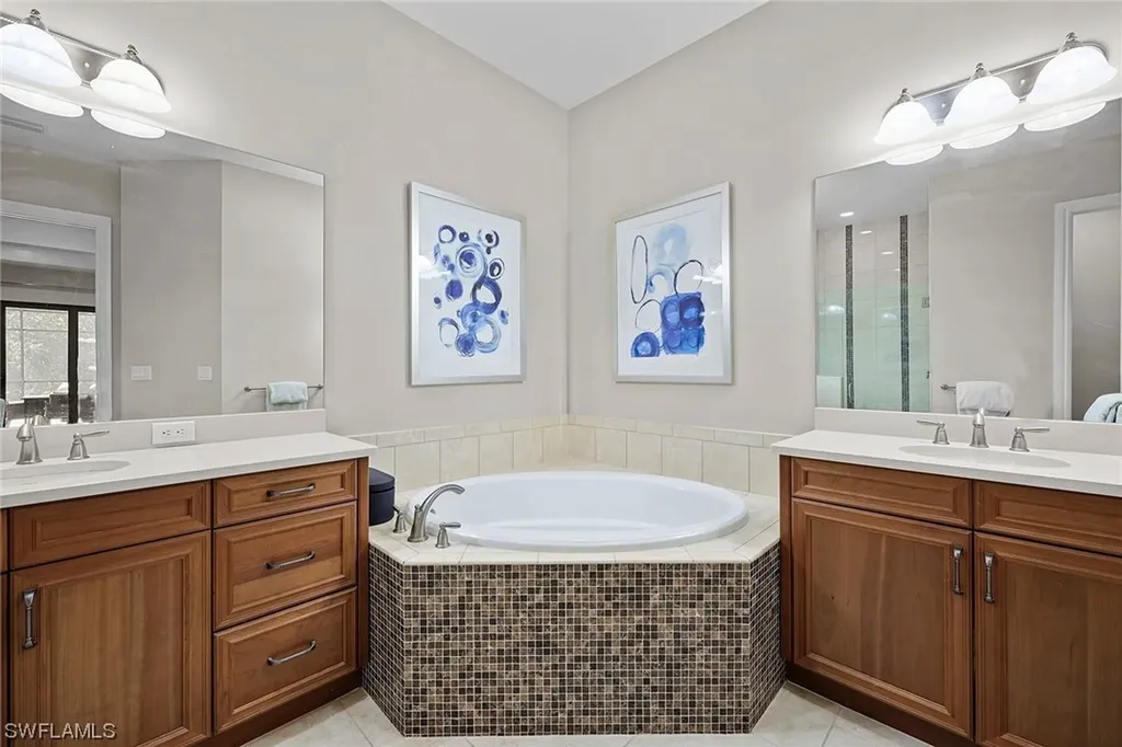 6612 Roma Way Naples FL 34113