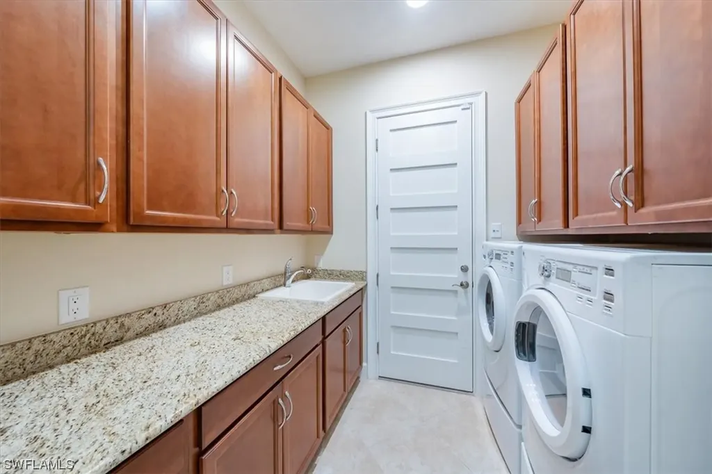 5860 Antigua Way Naples FL 34113
