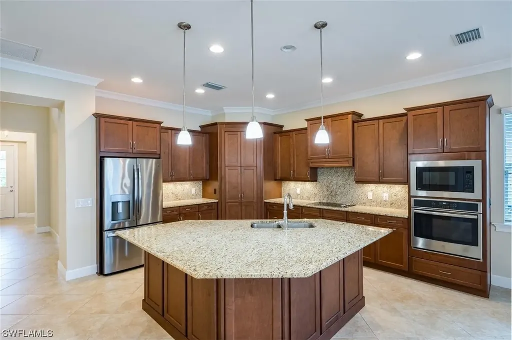 5860 Antigua Way Naples FL 34113