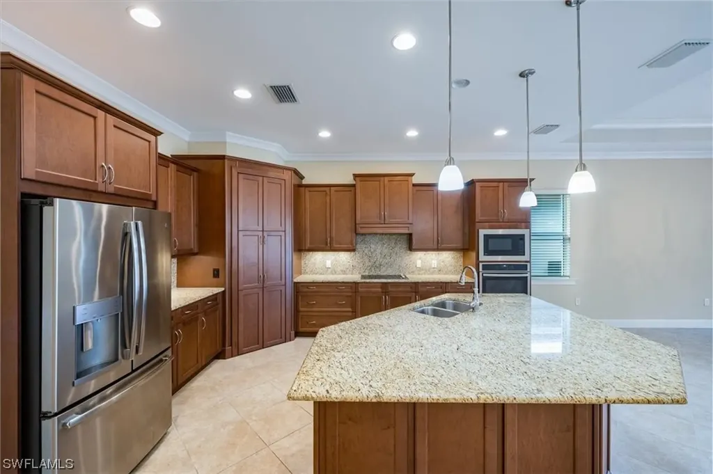 5860 Antigua Way Naples FL 34113