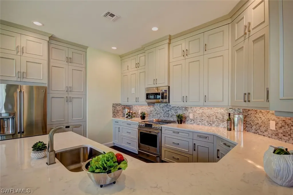 8769 Yucatan Court Naples FL 34112