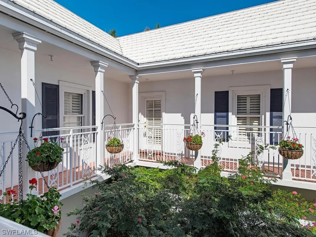 292 14th Avenue S Naples FL 34102
