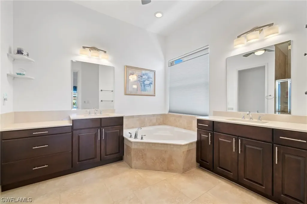 6631 Monterey Point Naples FL 34105